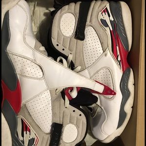 Bugs bunny retro 8's.