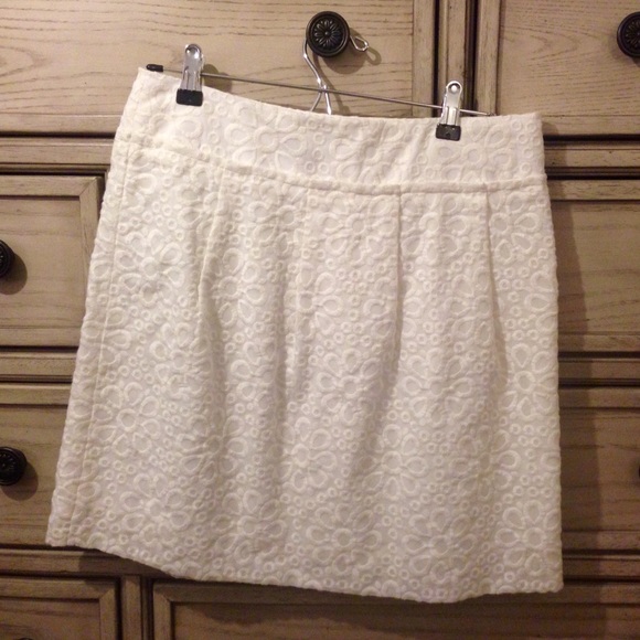 LOFT white daisy skirt size 4