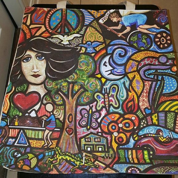 ????LE Today Only 10%  True Religion tote