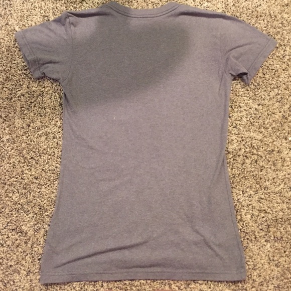 Anna and Elsa graphic tee lightly used - Picture 2 of 3