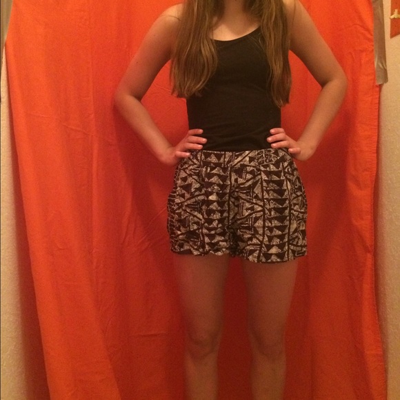 Aztec pattern shorts with elastic waistband