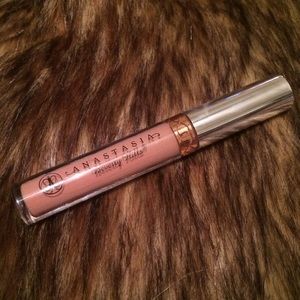 ABH Liquid Lipstick in Pure Hollywoof