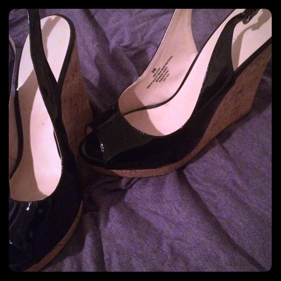 Black patent leather w/ corkscrew wedge