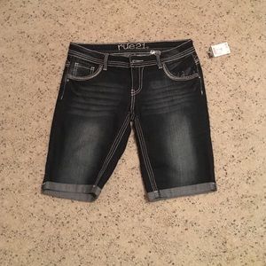 NEW rue 21 3/4 length shorts