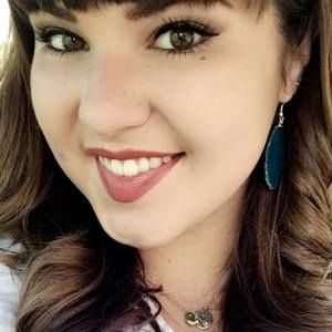 Meet your Posher, Caitlin