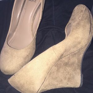 Delicious Wedges size 10