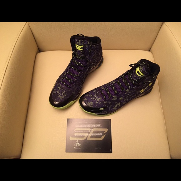 Curry 1's - Picture 2 of 2