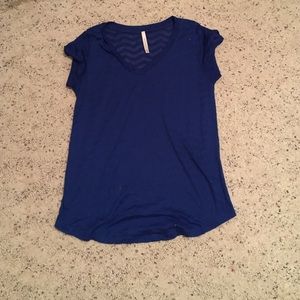 Shear chevron dark blue tee