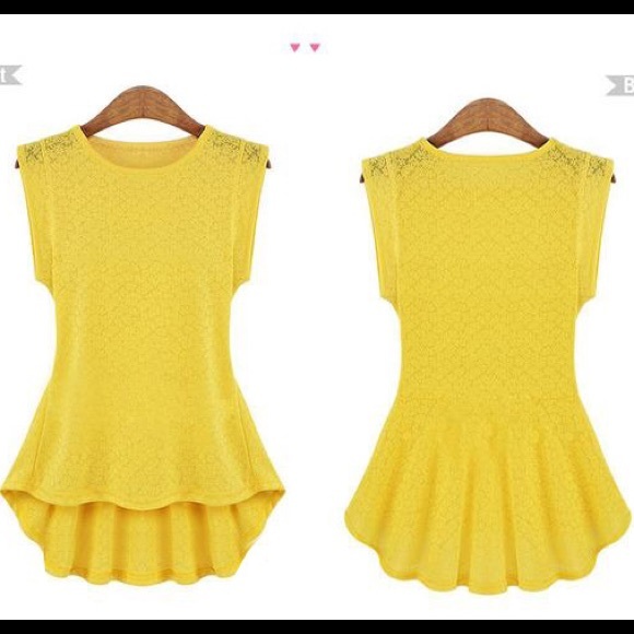 ๐Best in Tops Host Pick๐Peplum Top - Picture 2 of 4