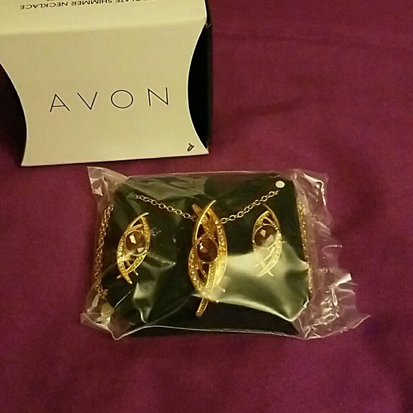 Earring and necklace set