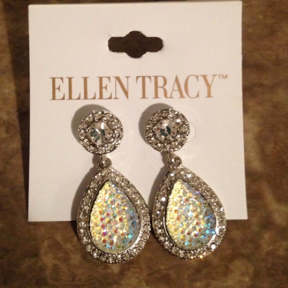 🛍 Stunning drop earrings