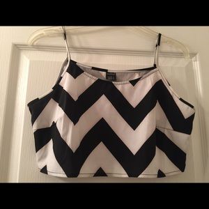 Chevron stripe zip side crop top