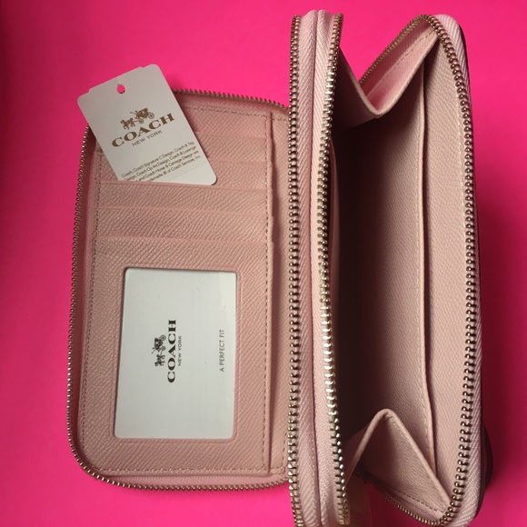 βSOLDβCOACH WALLET (π―AUTHENTIC) - Picture 3 of 4