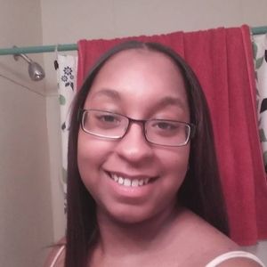 Meet your Posher, Monique