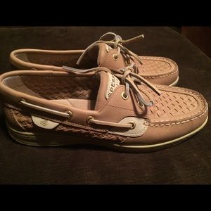 Really cute size 9 Sperry Top-Siders !