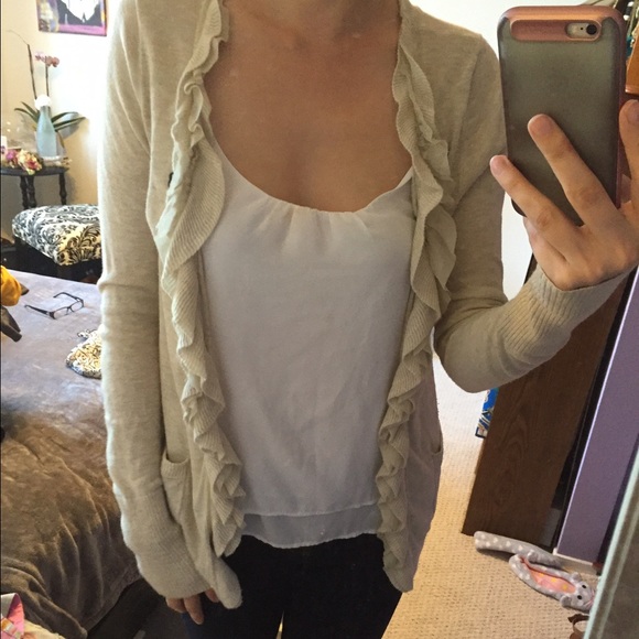 Cream flowy Abercrombie and Fitch cardigan