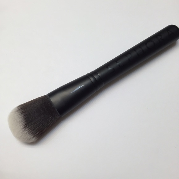 Sephora Other - New Sephora Synthetic Complexion Powder Brush #43