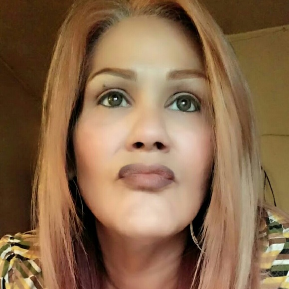 Meet your Posher, Felicia