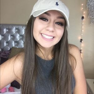 Meet your Posher, Itzel