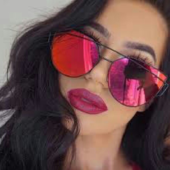 1 DAY SALE*Chic Sunglasses