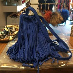 KIPPER FRINGED BUCKET BAG IN Cobalt Blue
