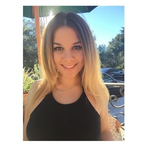 Meet your Posher, Ana
