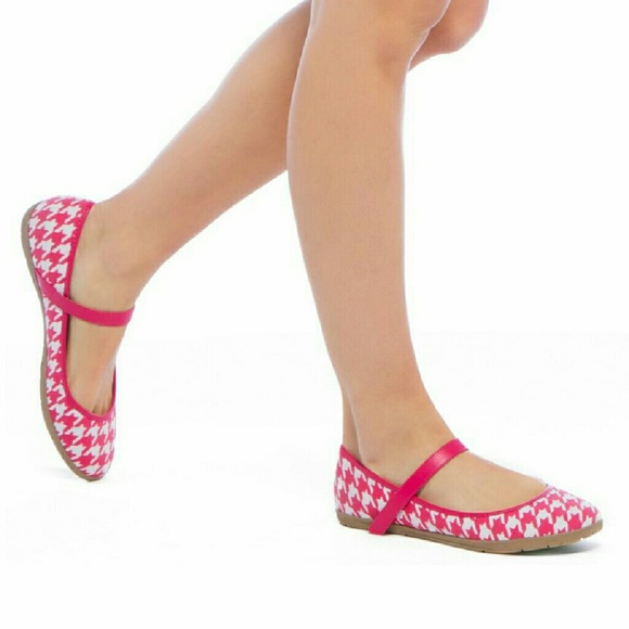 Genny flats. - Picture 2 of 3