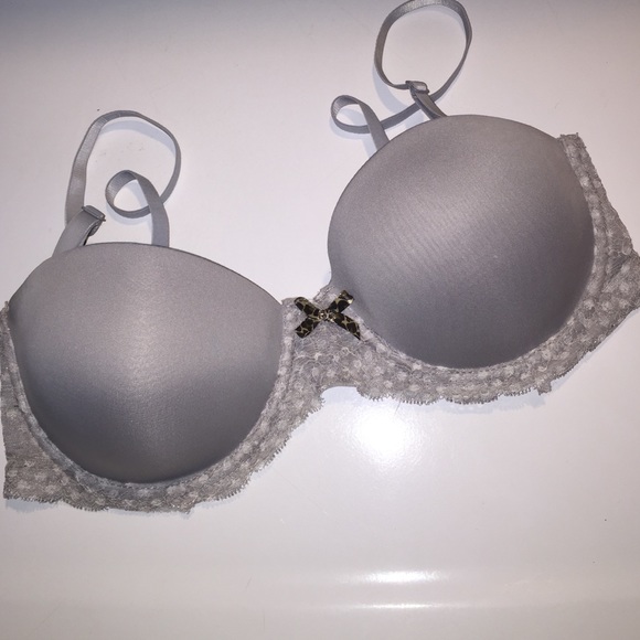 Cute Multi-Way Strapless Convertible Lace Bra