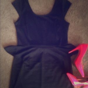 Can somebody say date night?? Little black peplum