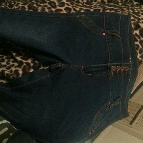 Jeans - Picture 2 of 4