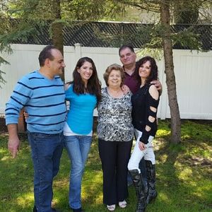 Meet your Posher, Carmela