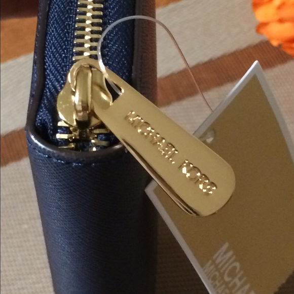 Michael Kors Wallet - Picture 3 of 4