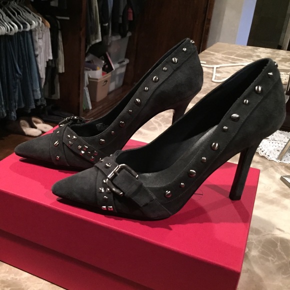 BCBG Generation Steel Grey pumps