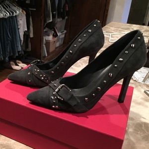 BCBG Generation Steel Grey pumps