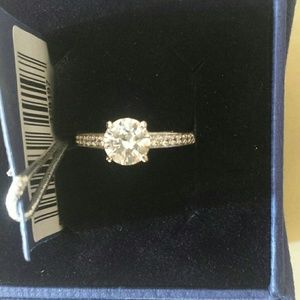 Swarovski attract ring