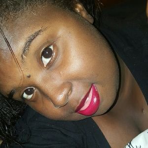 Meet your Posher, Nakia