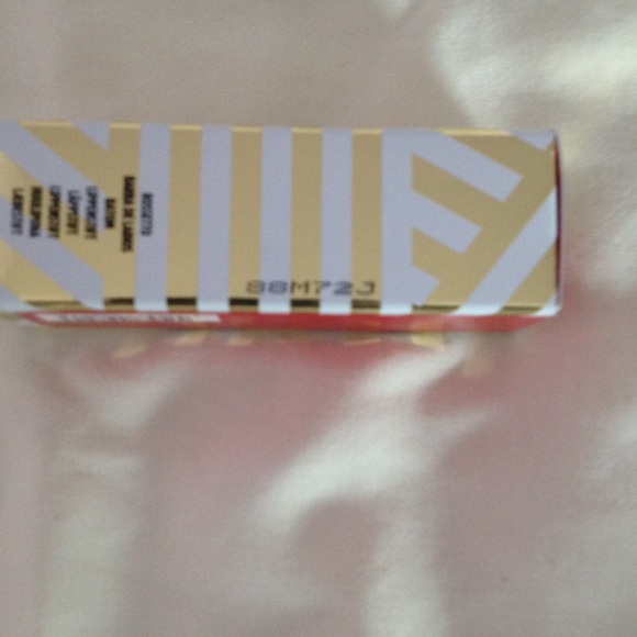 💄HP!💄 NWT UD Gwen Stefani Lipstick: Wonderland - Picture 3 of 3