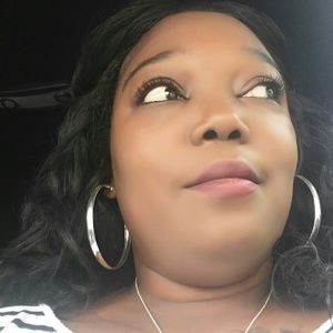 Meet your Posher, Toya