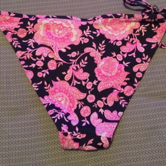 Abercrombie Paisley Bikini - Picture 3 of 4