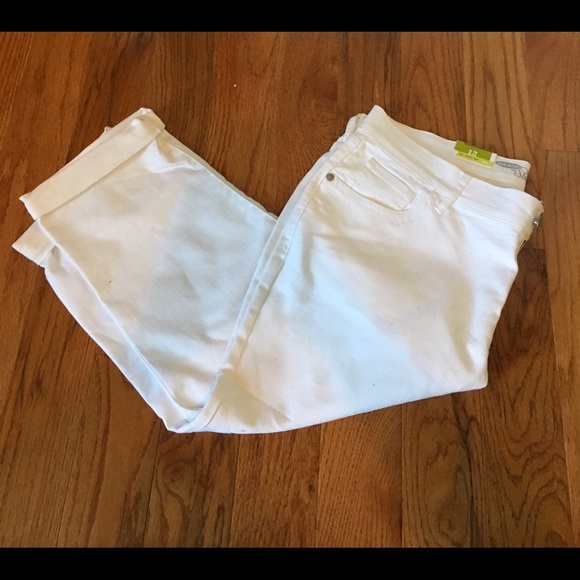 Old navy White capri crop pants