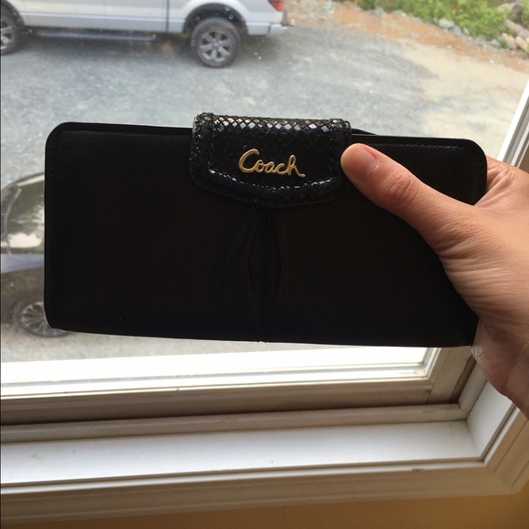 Coach ashley wallet