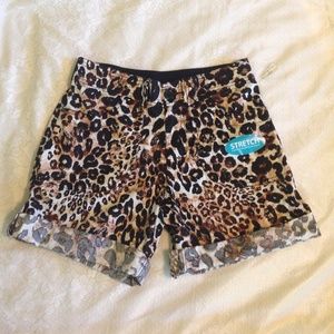 VERY COMFY  adj Bermuda / shorts cheetah print
