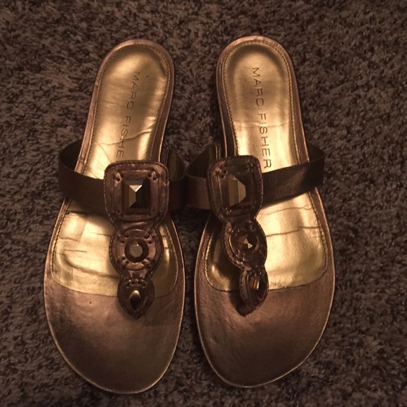 8 1/2 flat Sandles.      Will bundle