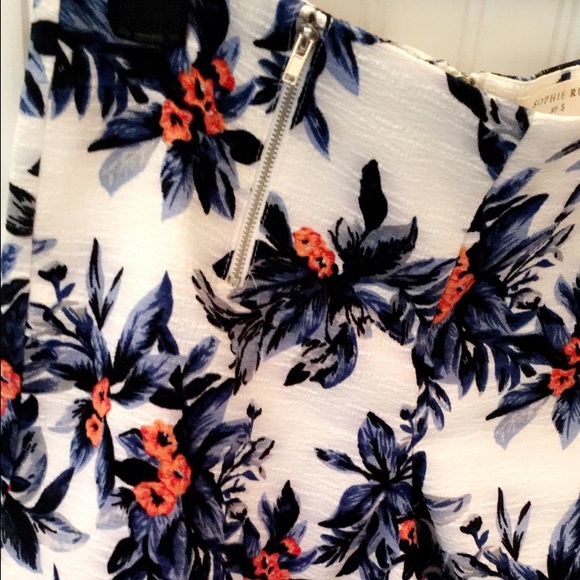 Tropical Print Shorts with Zipper Detail - Picture 3 of 3