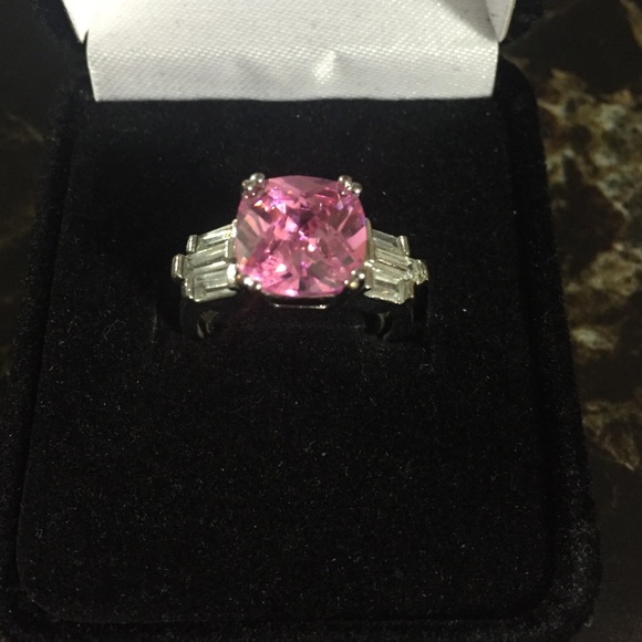 Avon Ring - Picture 2 of 4