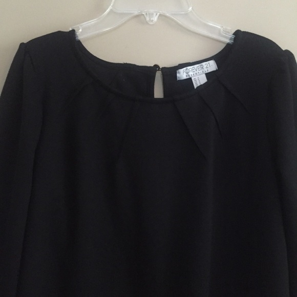 SOLD! Forever 21 Top - Picture 2 of 4