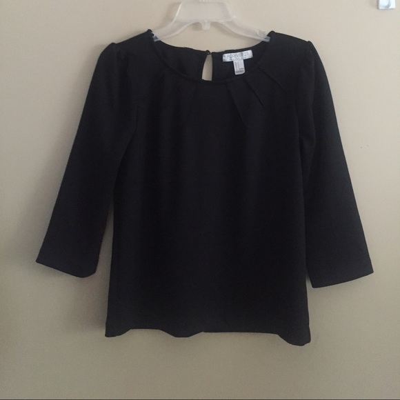 SOLD! Forever 21 Top - Picture 3 of 4