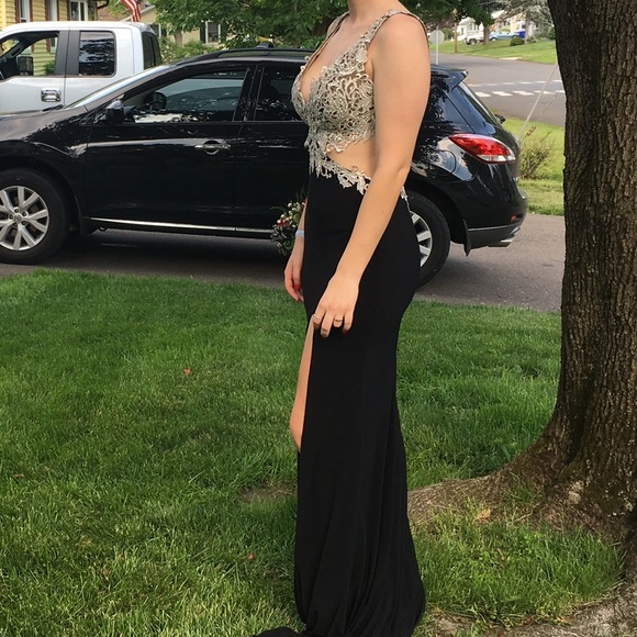 PROM DRESS - Picture 2 of 3