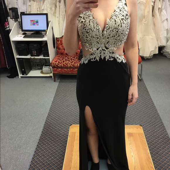 PROM DRESS - Picture 3 of 3