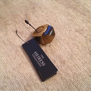 Bcbg Tiger's Eye pyramid ring